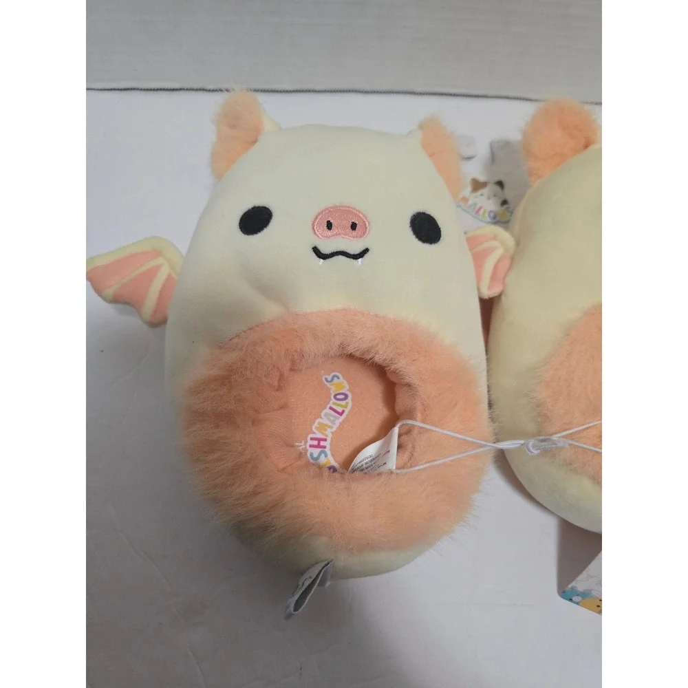 Squishmallows Meghan the Bat Plush Slippers Kids Size 13/1 Cream Peach NWT